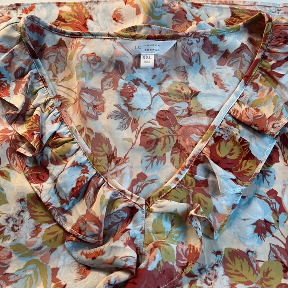 NWOT XXL by Lauren Conrad, sleeveless V-neck blouse with a ruffled V-neck - Picture 13 of 14